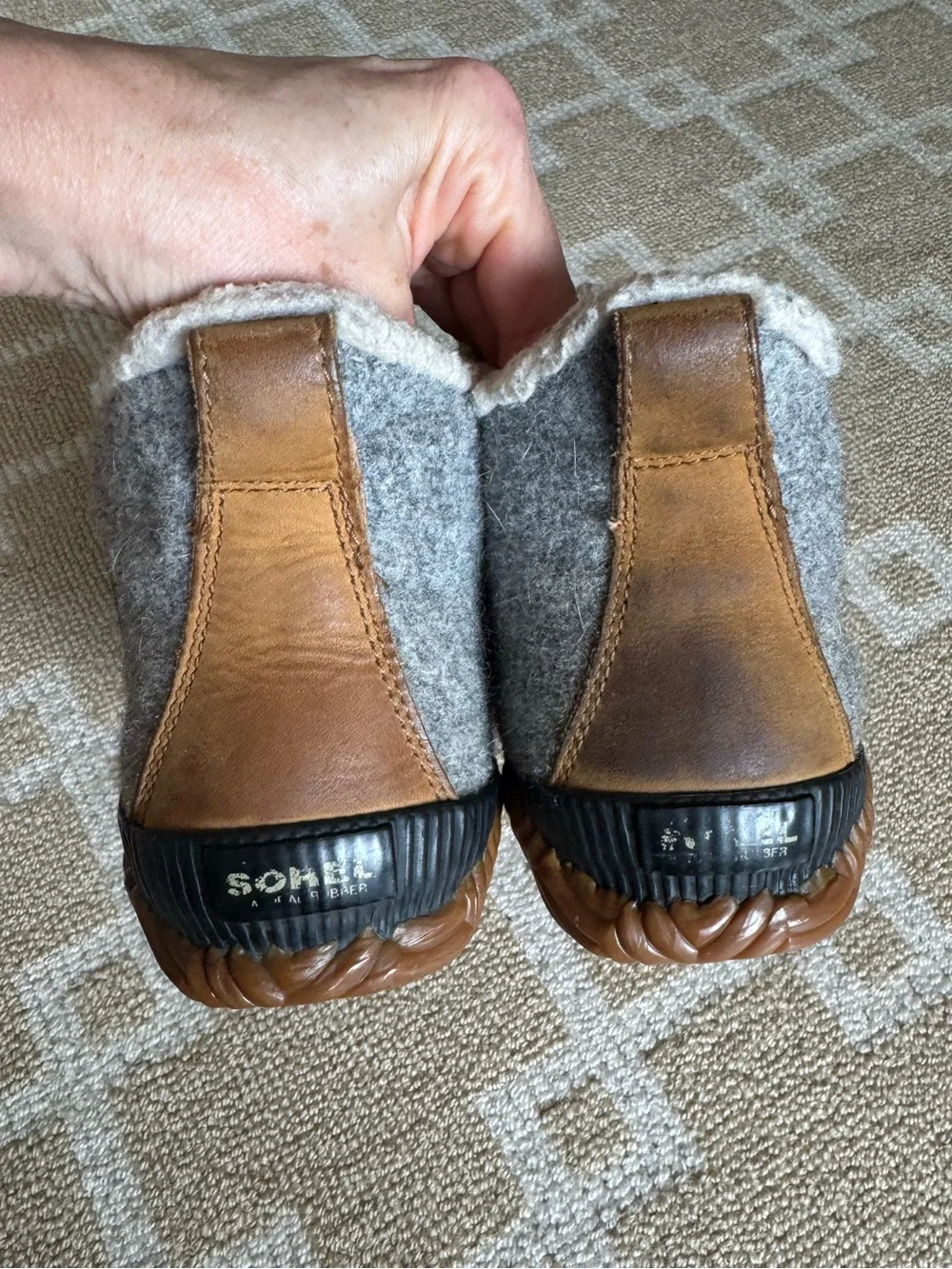 Sorel Out N About Plus Waterproof Felt Duck Boots Gray Tan Size 8.5